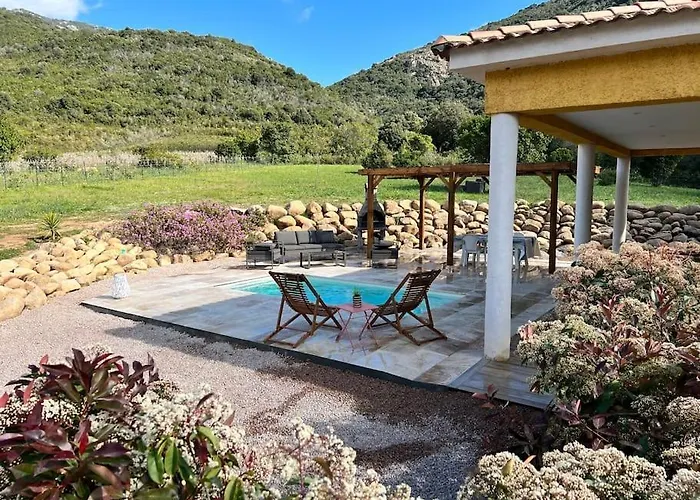 Tres Belle Au Calme Avec Piscine A * 萨戈内