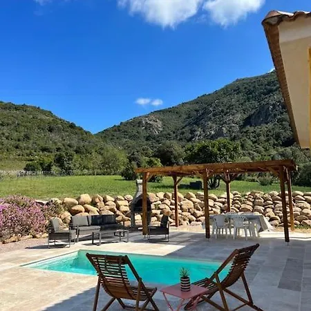 Villa Tres Belle Au Calme Avec Piscine A