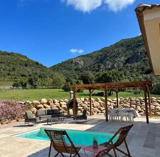 Vila Tres Belle Au Calme Avec Piscine A